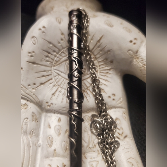 Harry Potter wand necklace high quality - Picture 3 of 3